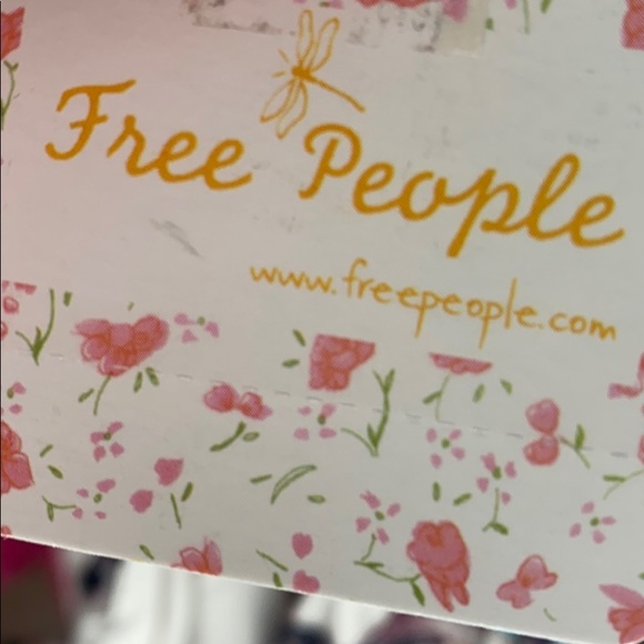 Meet your Posher, Laura - Picture 2 of 2